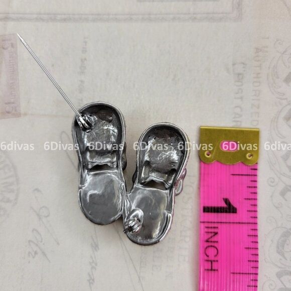BABY Shoes Brooch Pin - Picture 5 of 5
